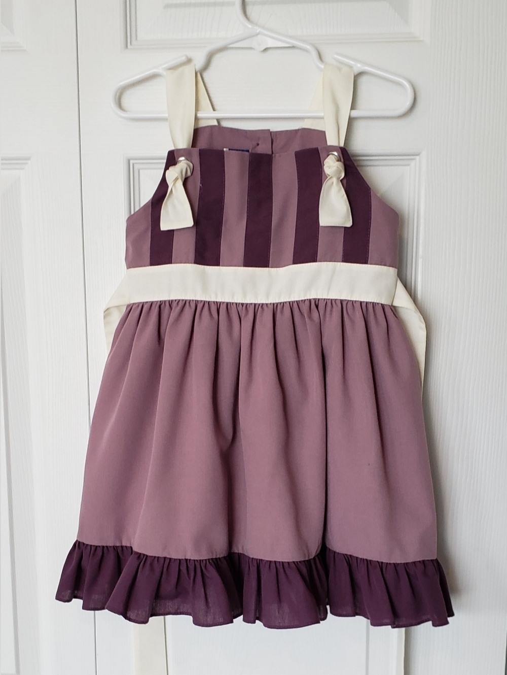 Well Dressed Wolf Girls Size 3 Grape Grommet Dress EUC